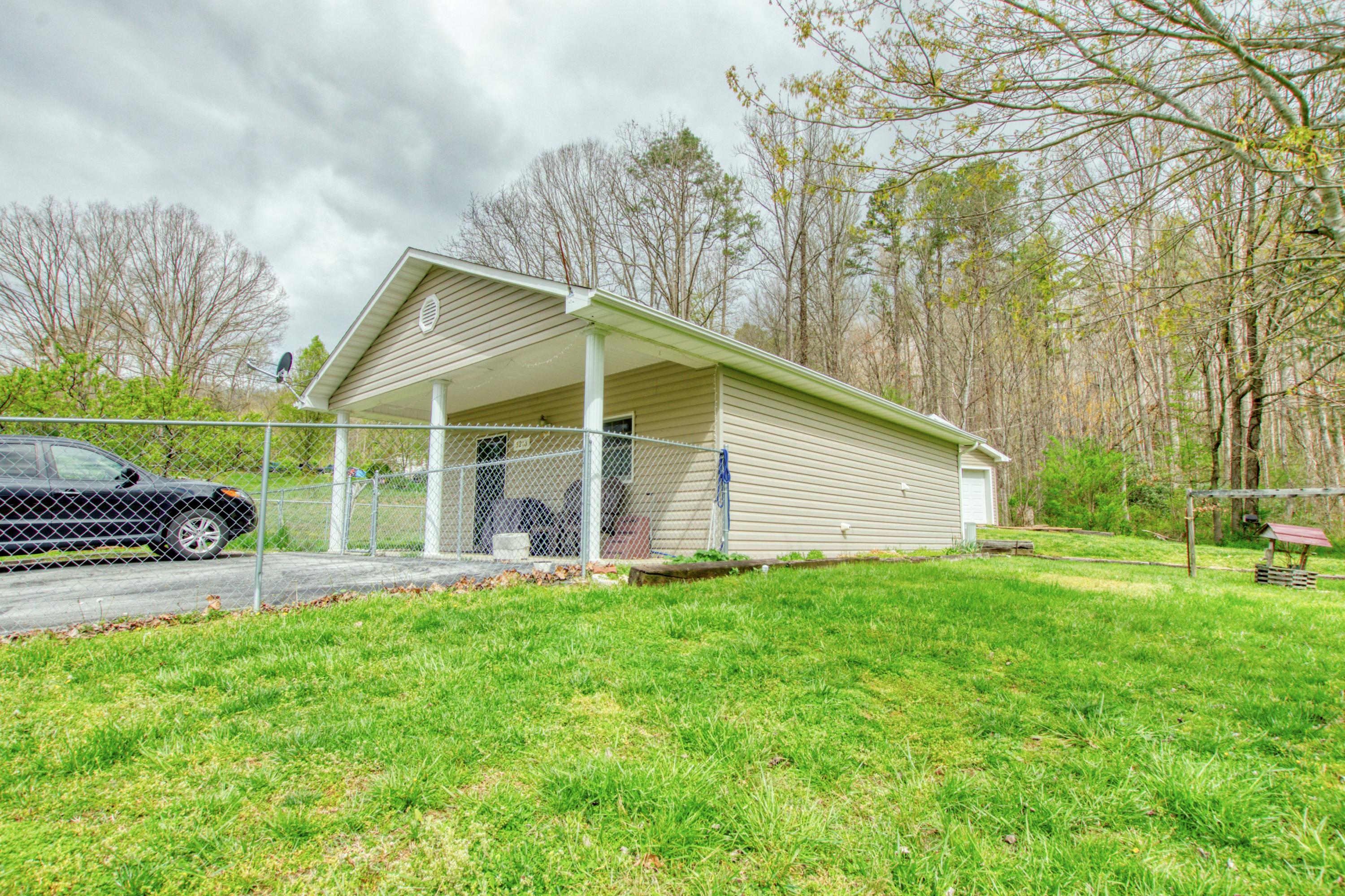 3211 Gap Creek Road Hampton, TN 37658 - Photo 8 of 33 apt front
