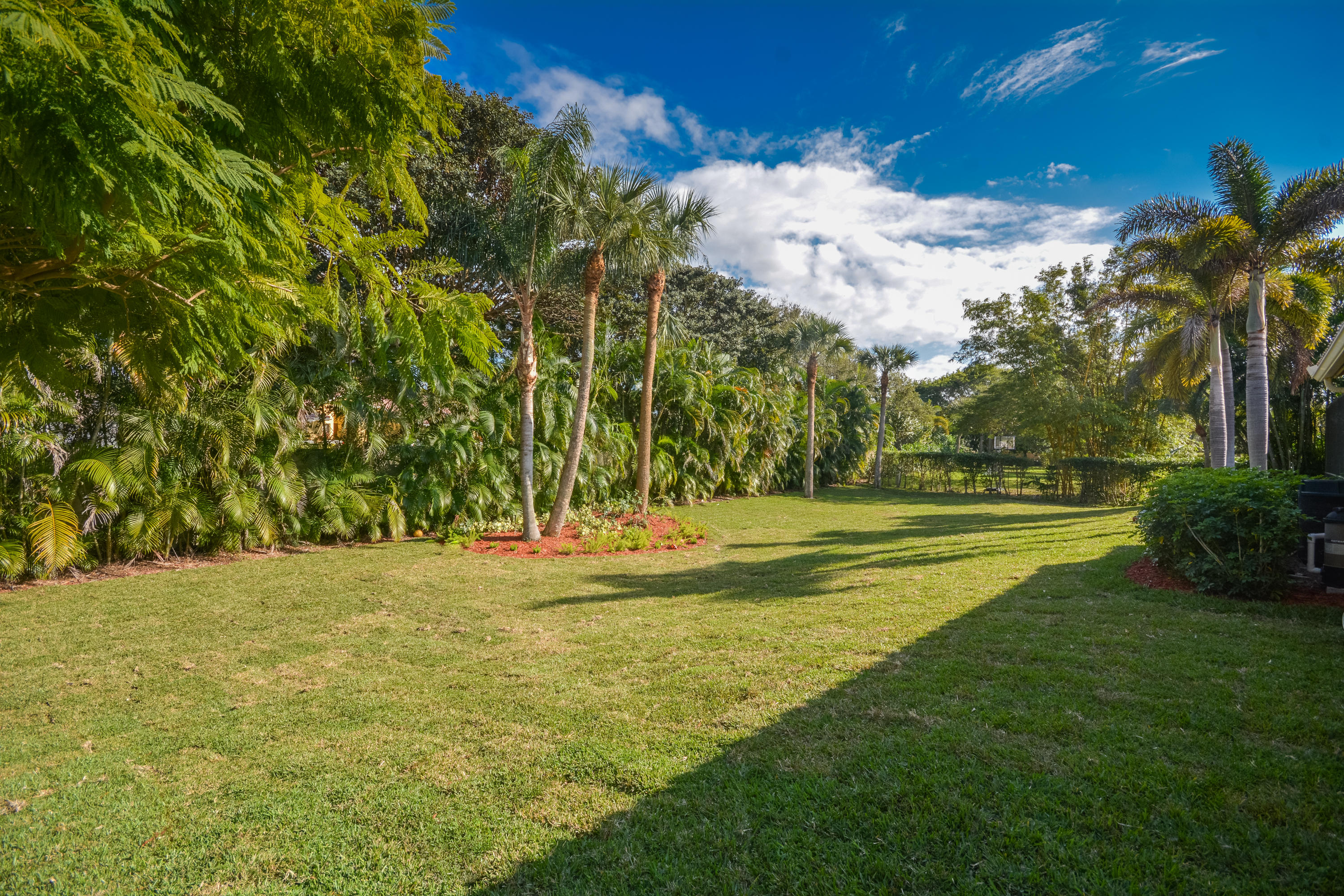 1680 Parkside Circle South Boca Raton, FL 33486 - Photo 18 of 28 rear yard