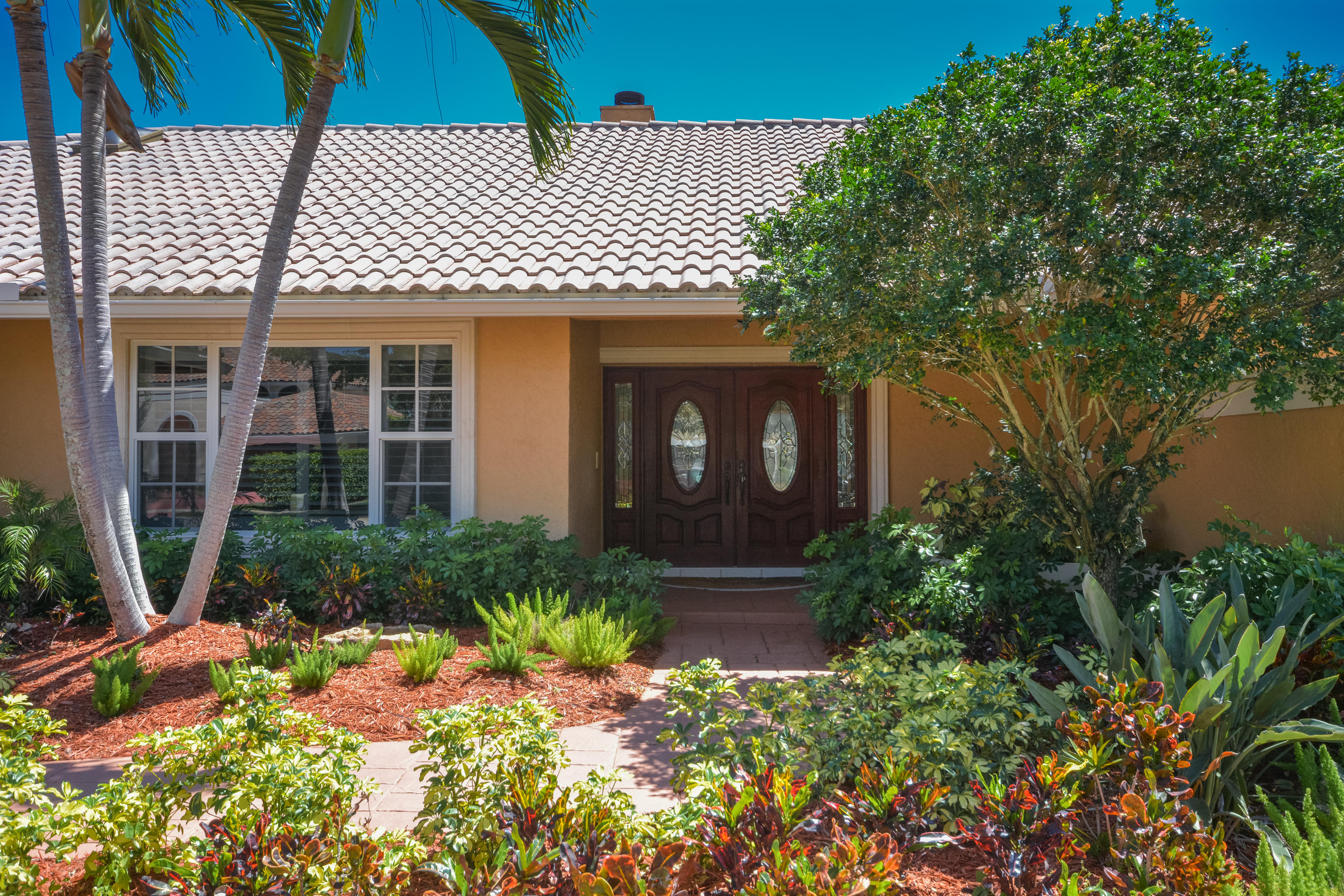 1680 Parkside Circle South Boca Raton, FL 33486 - Photo 2 of 28 1680 SW 22nd Avenue Cir_reshoot_Heidi Be