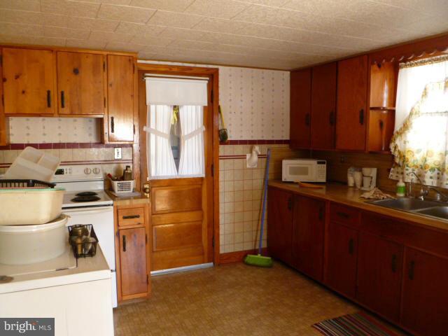 28 Harmon Road Newburg, PA 17240 - Photo 3 of 3 Kitchen