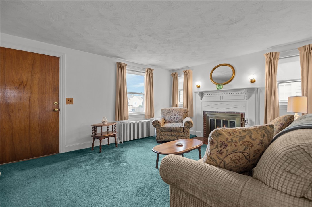 75 Dale Avenue Cranston, RI 02910 - Photo 11 of 41