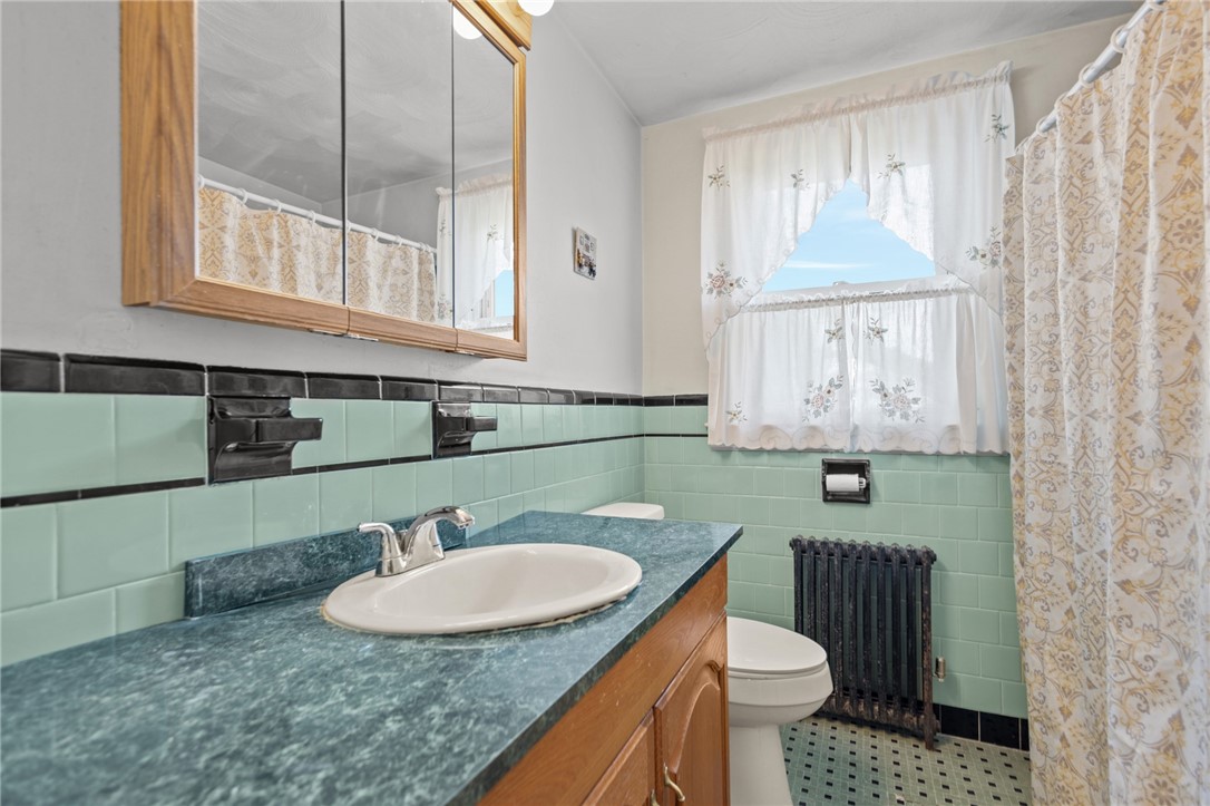 75 Dale Avenue Cranston, RI 02910 - Photo 14 of 41