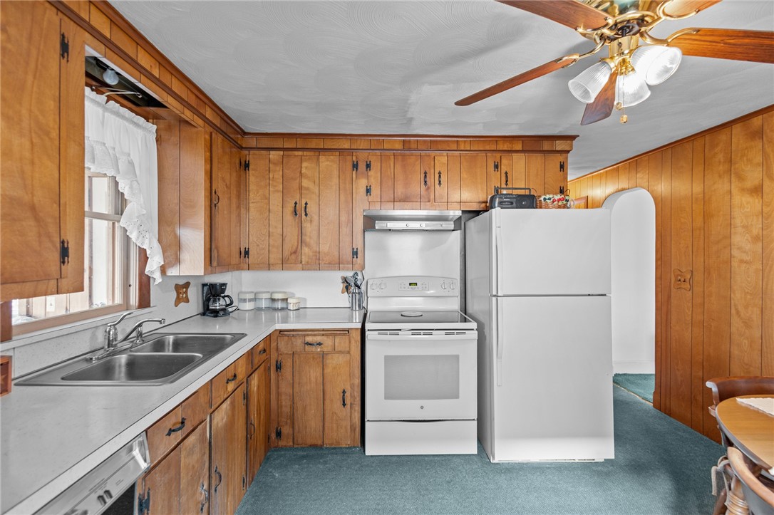 75 Dale Avenue Cranston, RI 02910 - Photo 8 of 41