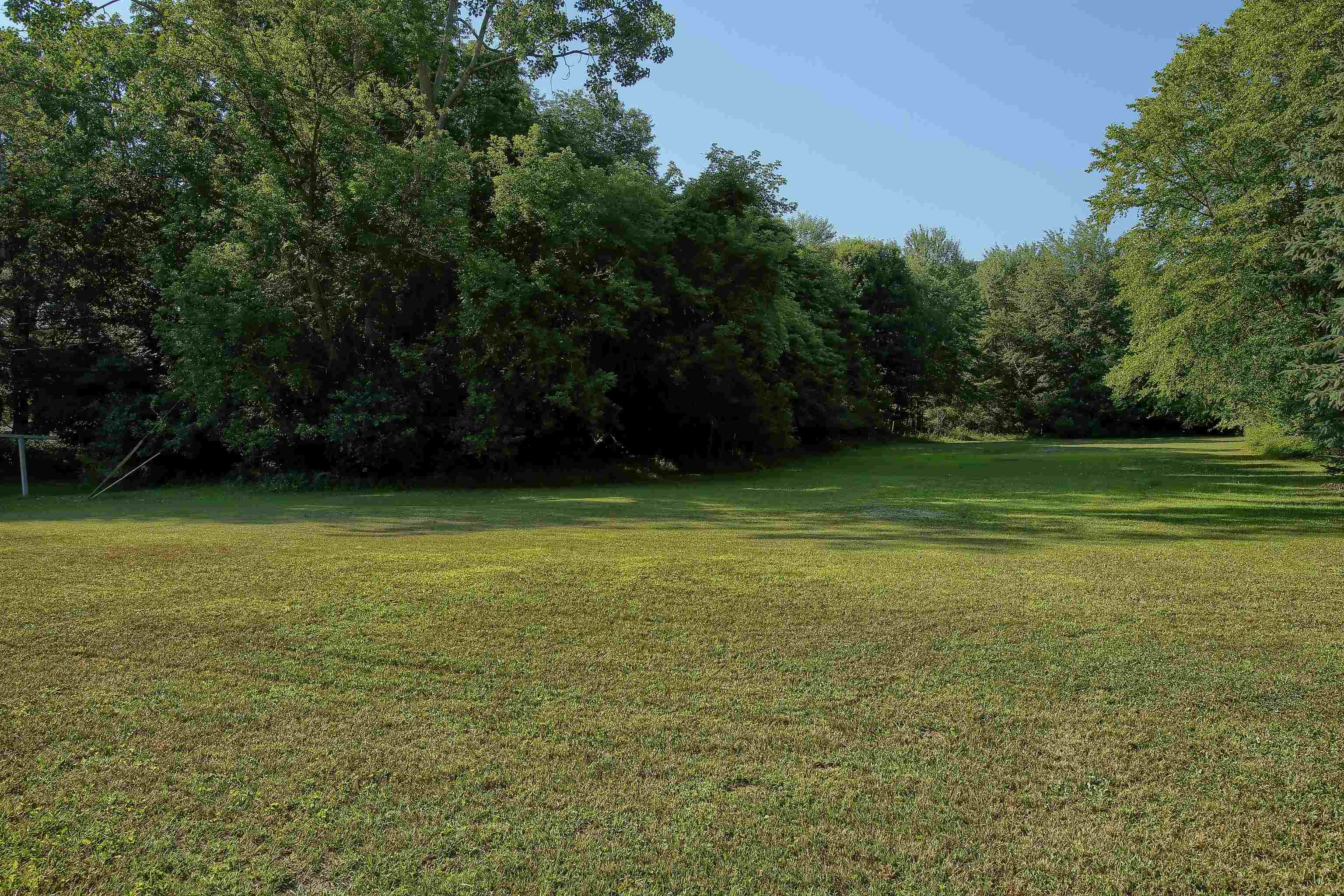 4137 Atkins Road Port Huron, MI 48060 - Photo 17 of 18 Large Backyard