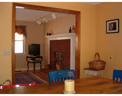 115 South Maple Street Hadley, MA 01035 - Photo 3 of 12 Gallery Image 3