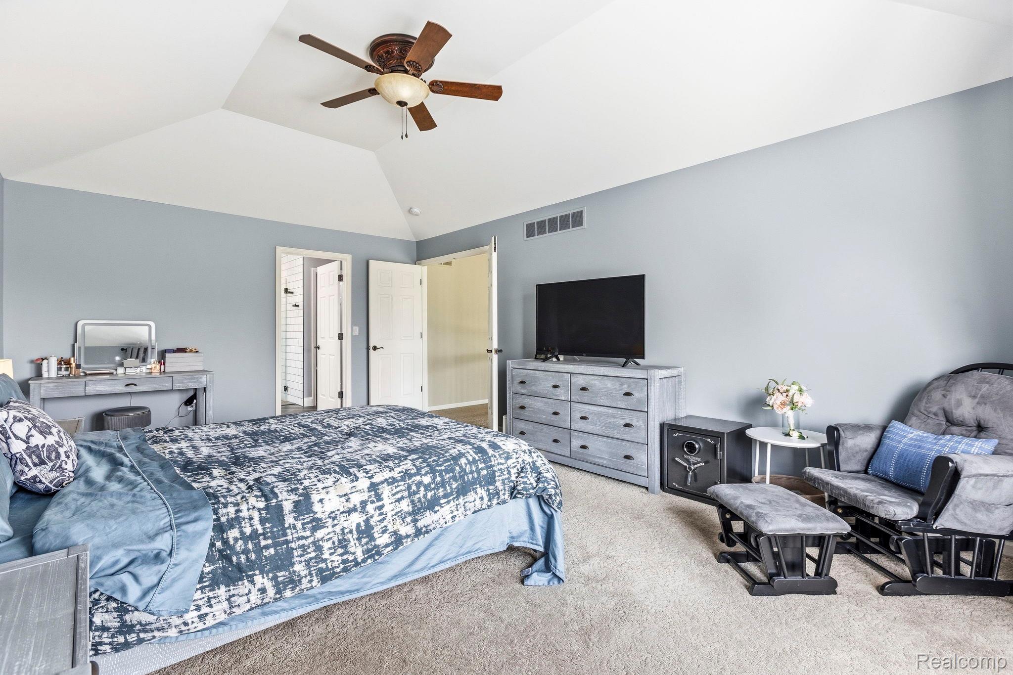 3772 Fawn Drive Rochester, MI 48306 - Photo 26 of 56 43-web-or-mls-3772 Fawn Dr - Interior (24 of 45).jpg