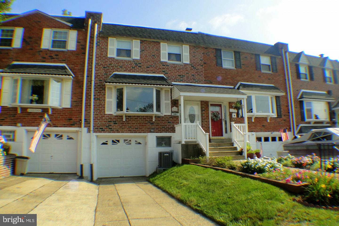 12748 Hollins Road Philadelphia, PA 19154 - Photo 2 of 31 Gallery Image 2