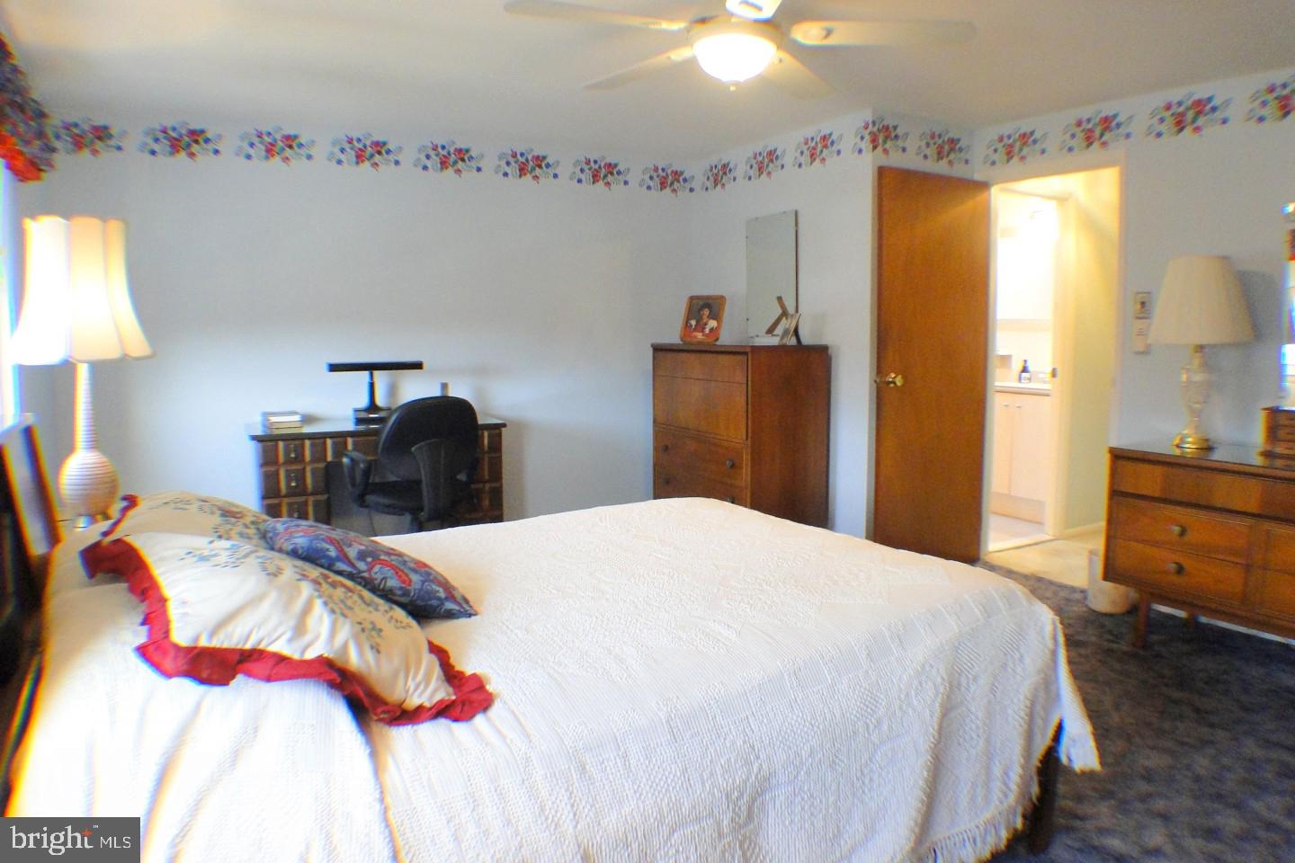 12748 Hollins Road Philadelphia, PA 19154 - Photo 15 of 31 Gallery Image 15