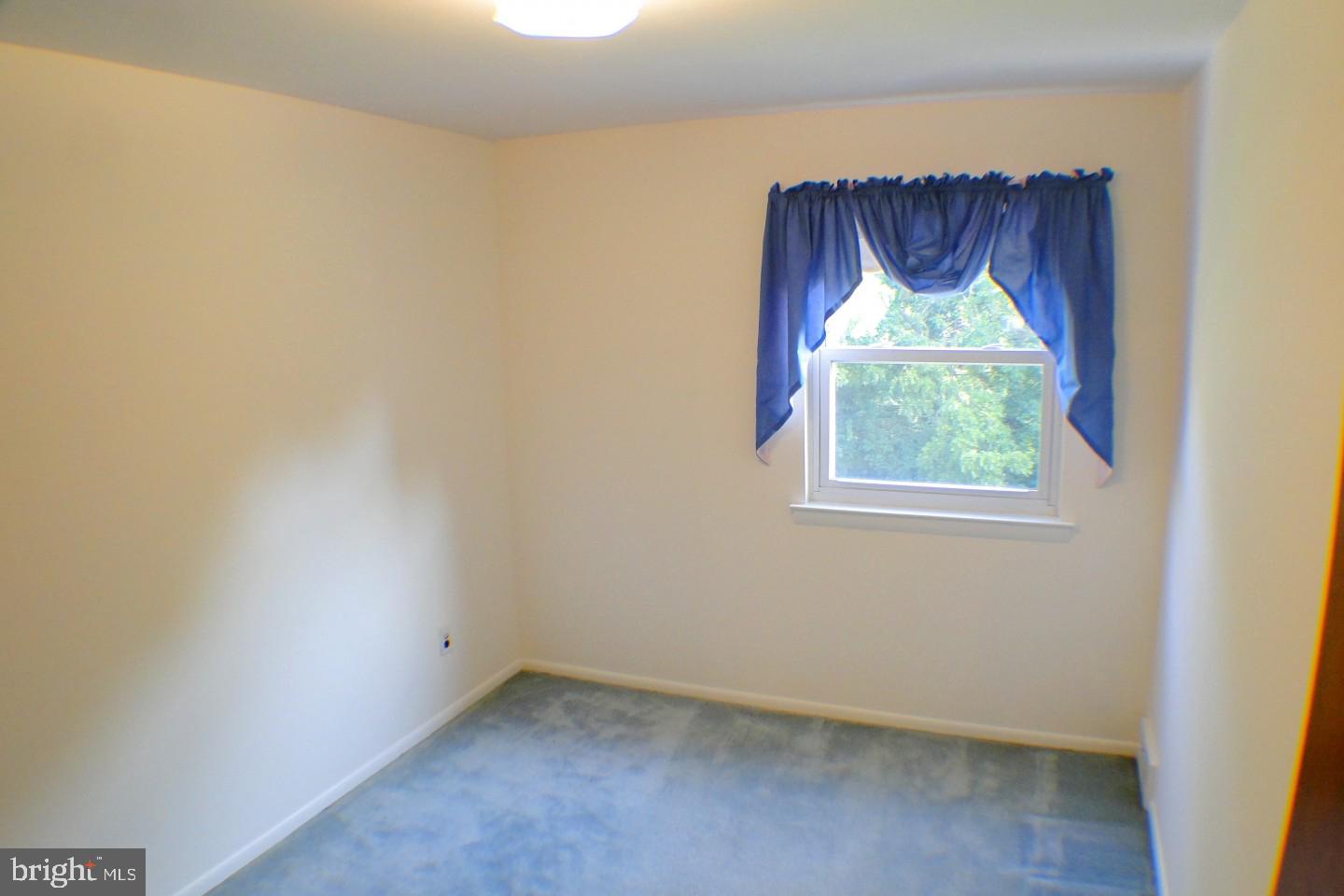 12748 Hollins Road Philadelphia, PA 19154 - Photo 20 of 31 Gallery Image 20