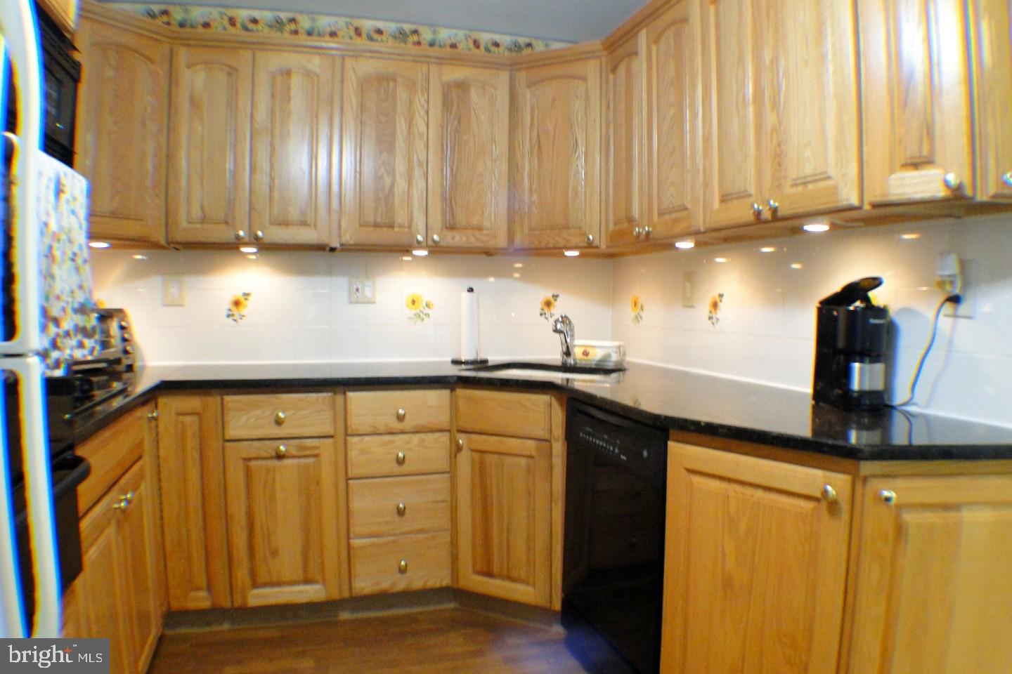 12748 Hollins Road Philadelphia, PA 19154 - Photo 9 of 31 Gallery Image 9