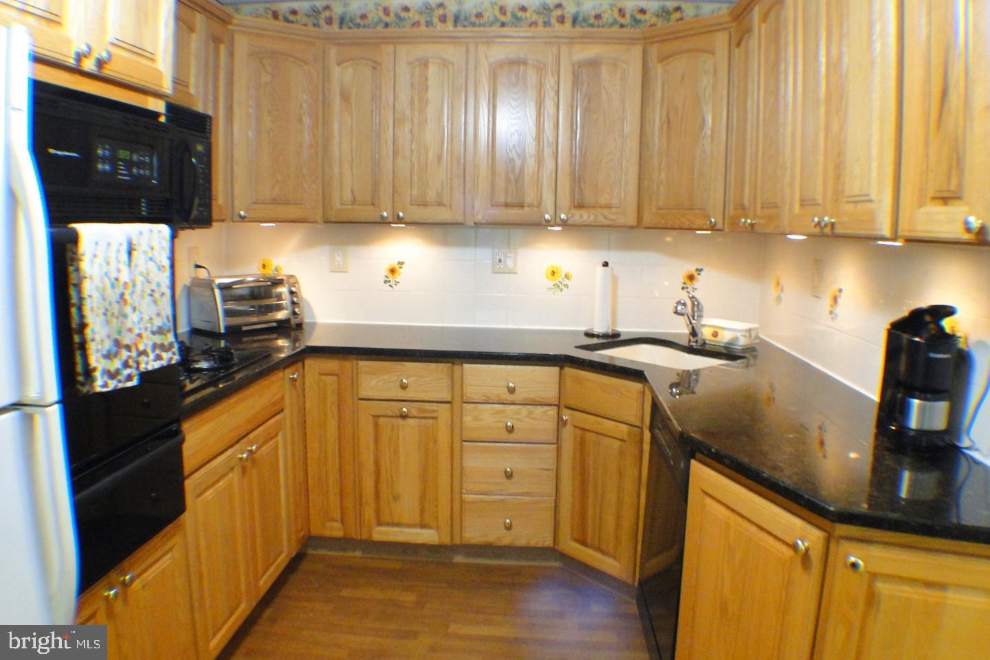 12748 Hollins Road Philadelphia, PA 19154 - Photo 10 of 31 Gallery Image 10
