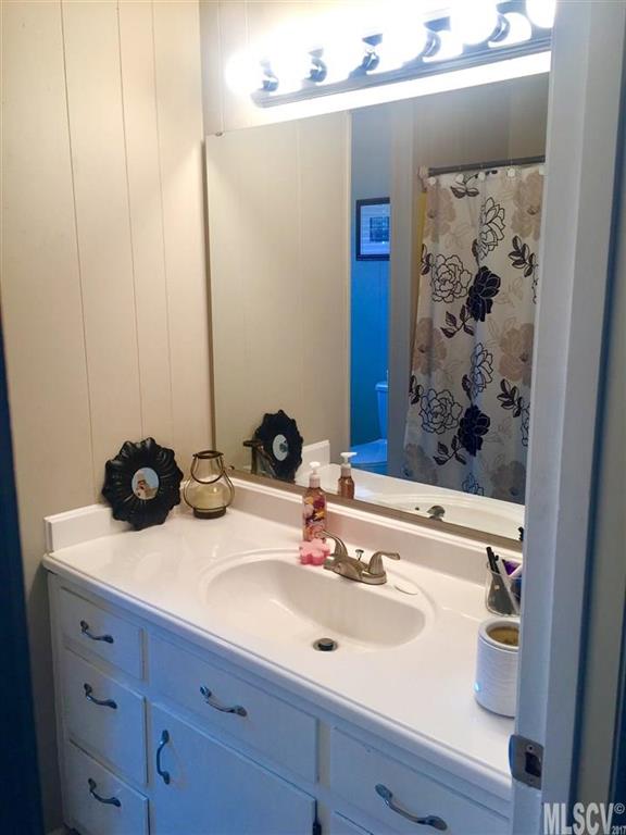 3431 Greentree Acres Road Valdese, NC 28690 - Photo 8 of 10 Gallery Image 8