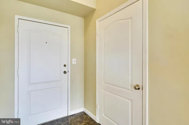 $3,000 | 1211 South Eads Street, Unit 1905, Arlington, VA 22202