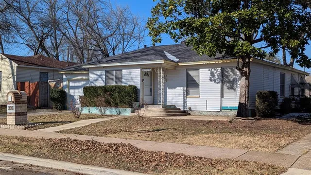 $250,000 | 3013 Emmett Street, Dallas, TX 75211