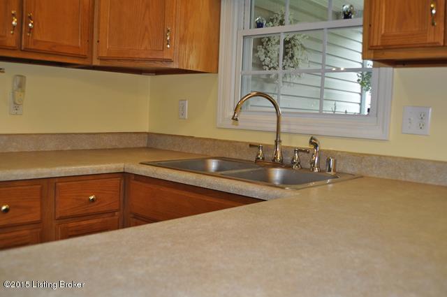 79 Foxboro Road Brandenburg, KY 40108 - Photo 6 of 33 DSC_0009 (Copy)
