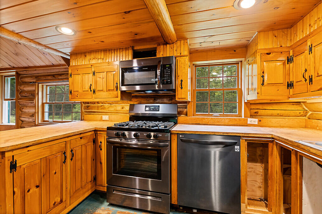 133 Glenn Harris Road New Sharon, ME 04955 - Photo 11 of 47