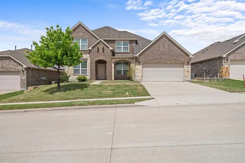$520,000 | 1929 Brahorn Lane, Fort Worth, TX 76131
