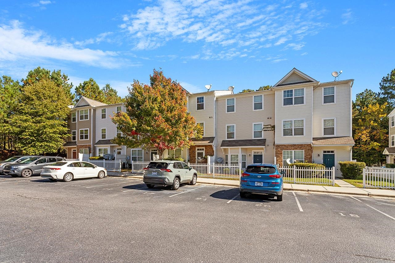 401 Coalinga Lane, Unit 111 Raleigh, NC 27610 - Photo 5 of 34 Photo 7