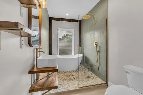 $449,000 | 1757 Vinton Avenue, Memphis, TN 38104