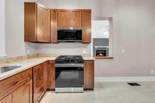 $449,000 | 1757 Vinton Avenue, Memphis, TN 38104