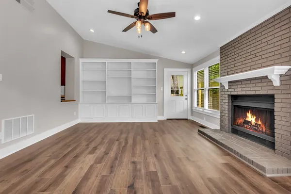 $449,000 | 1757 Vinton Avenue, Memphis, TN 38104