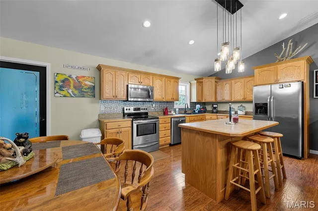 $665,000 | 20722 State Hwy AA, Potosi, MO 63664