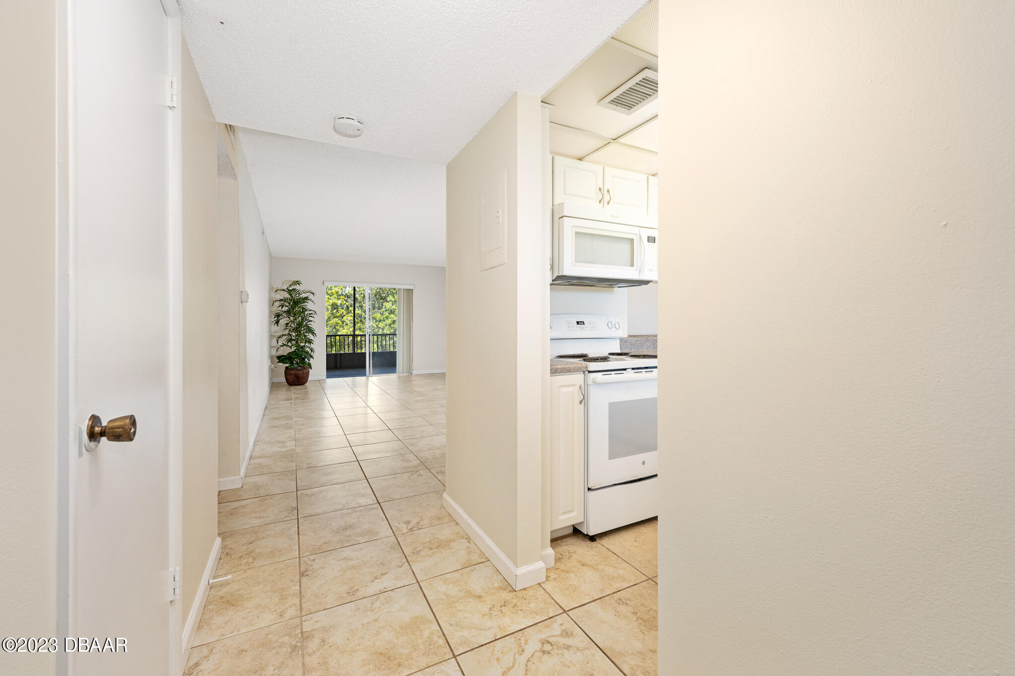 640 North Nova Road, Unit 511 Ormond Beach, FL 32174 - Photo 4 of 38 AEP360-32