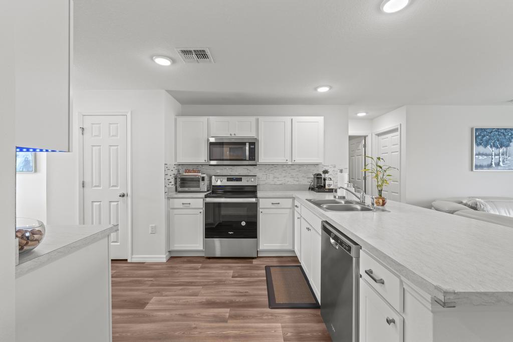 203 Southwest Becker Road Port St. Lucie, FL 34953 - Photo 13 of 52 DSC07869