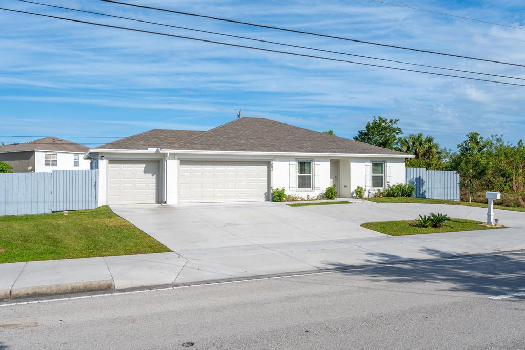 203 Southwest Becker Road Port St. Lucie, FL 34953 - Photo 3 of 52 DSC07813