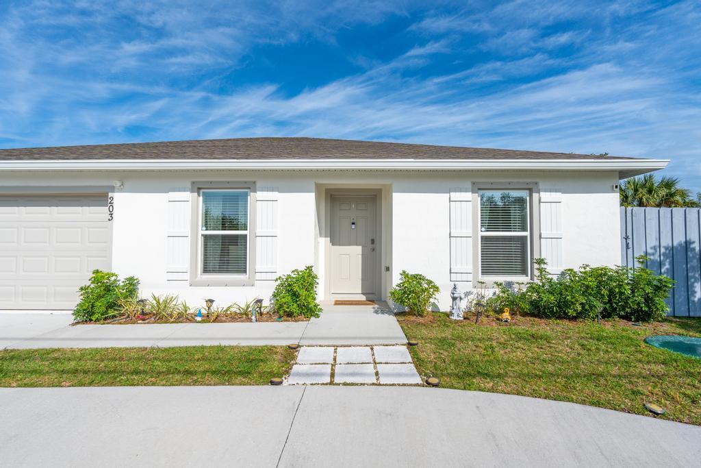 203 Southwest Becker Road Port St. Lucie, FL 34953 - Photo 4 of 52 DSC07817