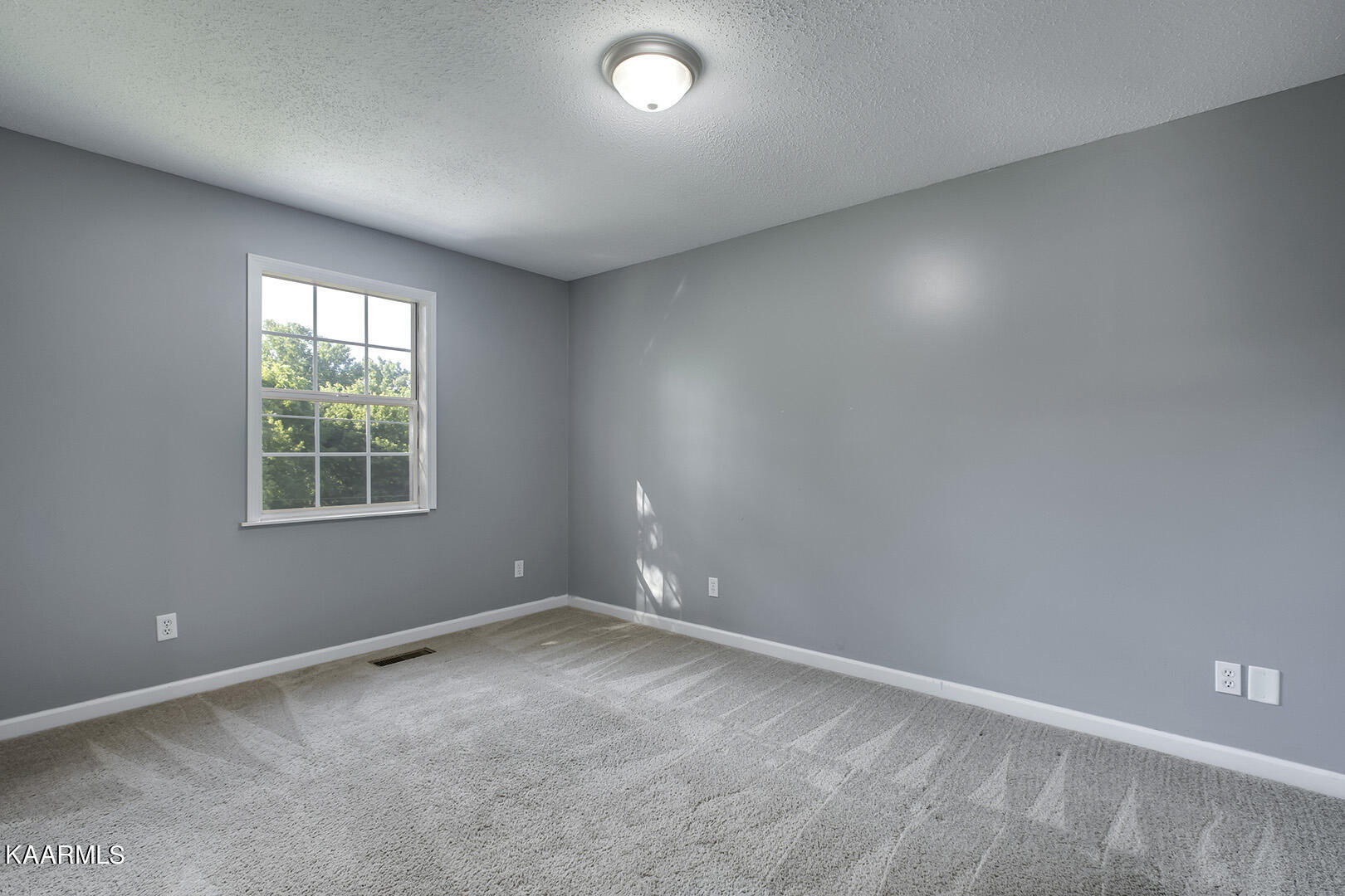 928 Davis Chapel Road La Follette, TN 37766 - Photo 17 of 33 17_DavisChapelRoad_928_Bedroom2_01