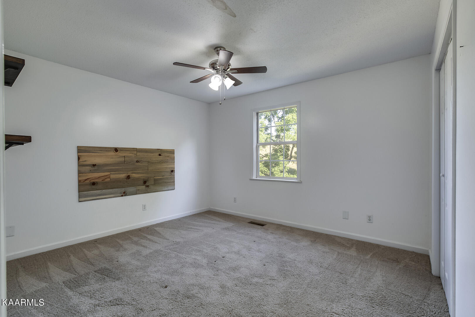 928 Davis Chapel Road La Follette, TN 37766 - Photo 19 of 33 19_DavisChapelRoad_928_Bedroom3_01