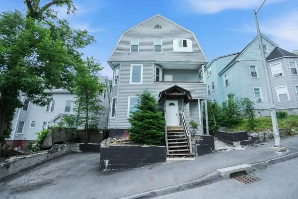 $795,000 | 42 Windsor Street, Worcester, MA 01605