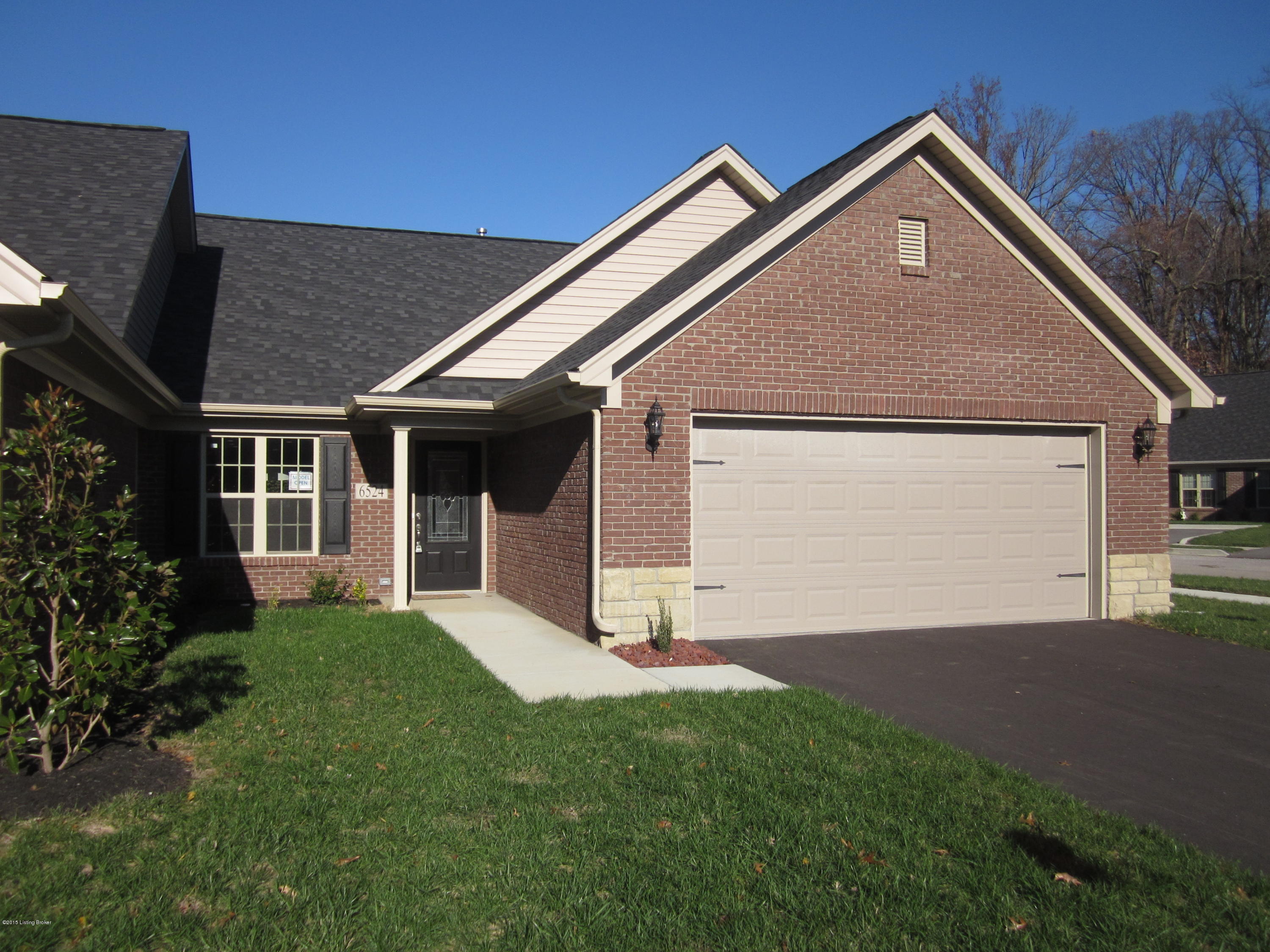 36 Renate Road Louisville, KY 40291 - Photo 2 of 13 2015-11-22 15.54.57