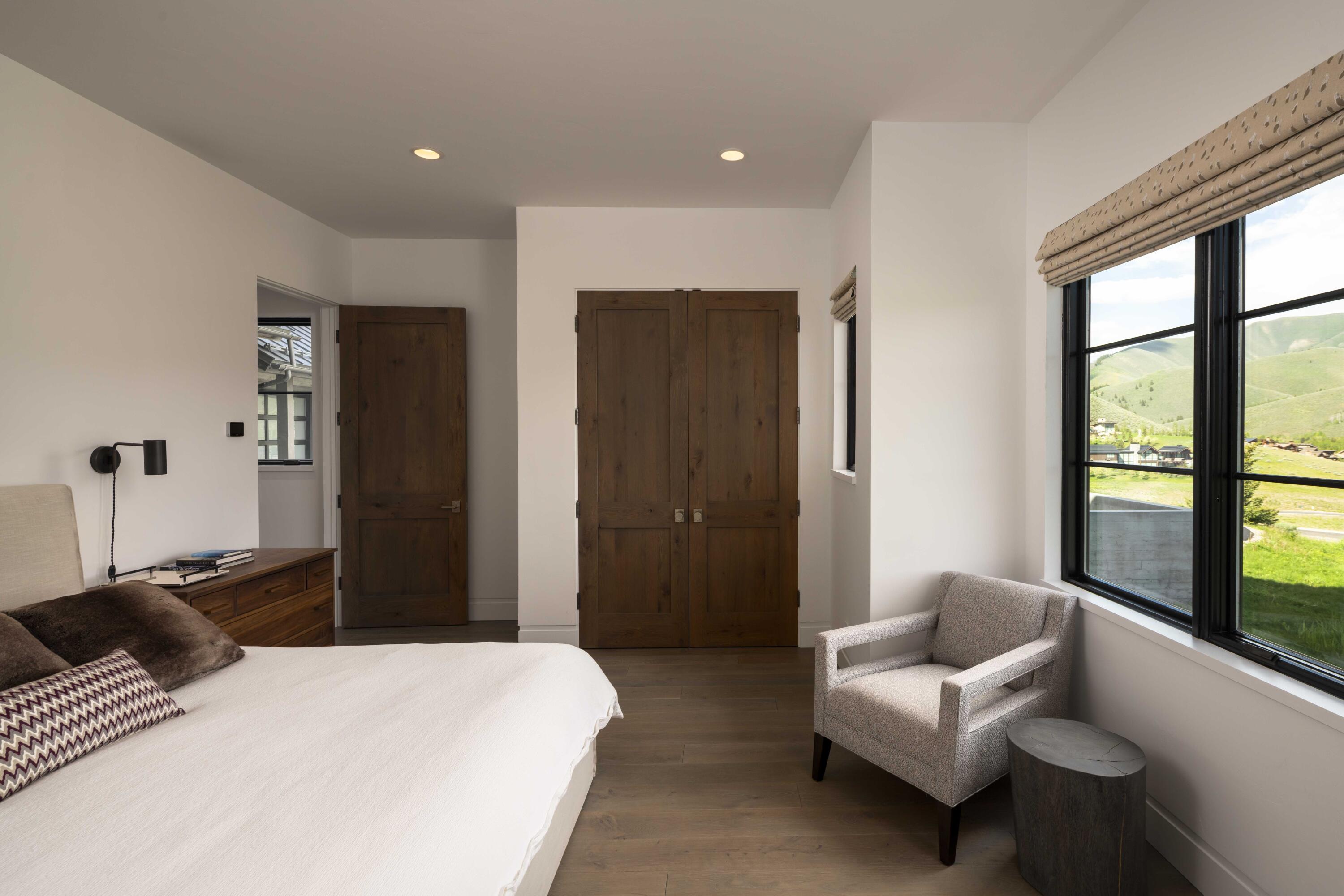 305 Diamond Back Road Sun Valley, ID 83353 - Photo 20 of 28 Downstairs guest bedroom 1