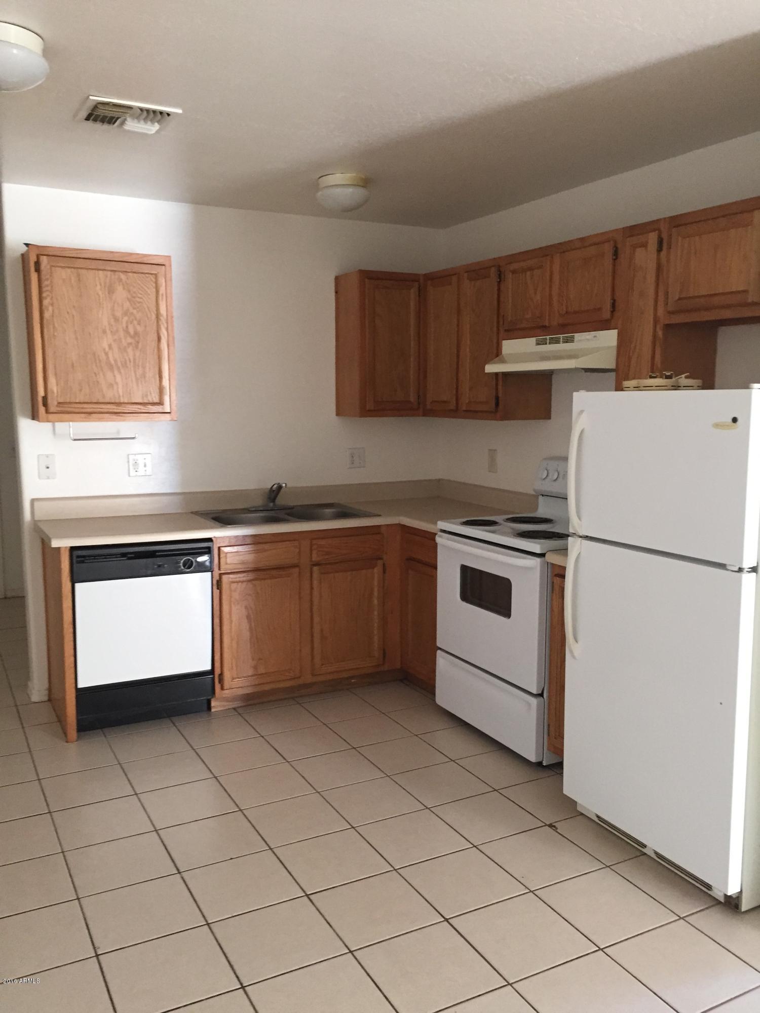13302 South Del Rio Road Arizona City, AZ 85123 - Photo 3 of 16 Kitchen