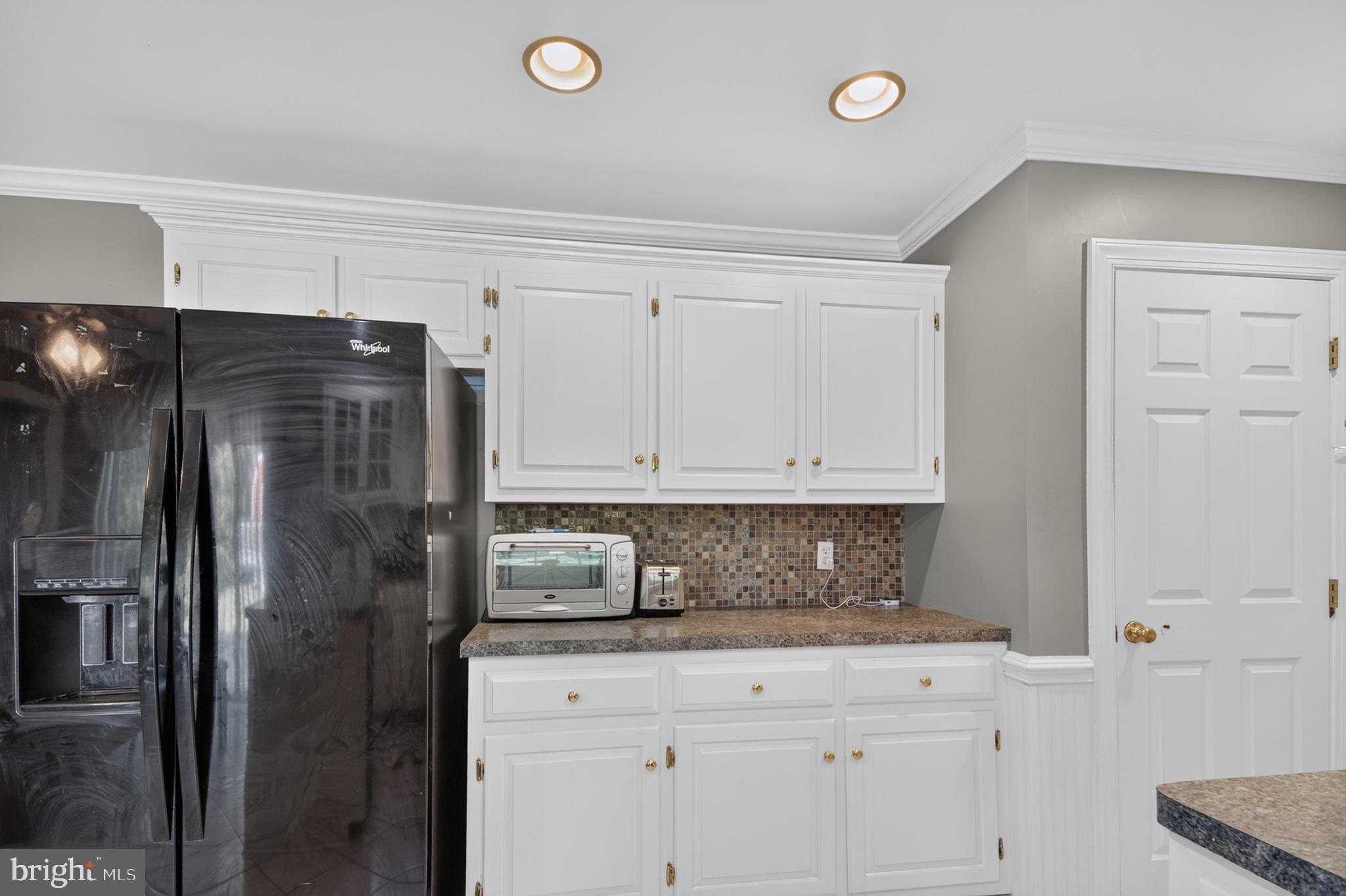 28863 Adkins Road Delmar, MD 21875 - Photo 9 of 29 Modern kitchen with sleek finishes.