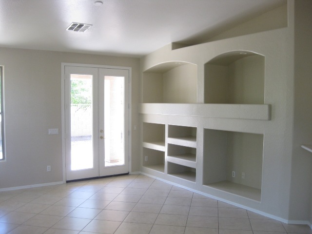 2427 West Carter Road Phoenix, AZ 85041 - Photo 2 of 11 1