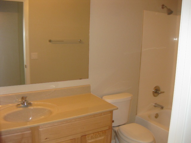 2427 West Carter Road Phoenix, AZ 85041 - Photo 6 of 11 10