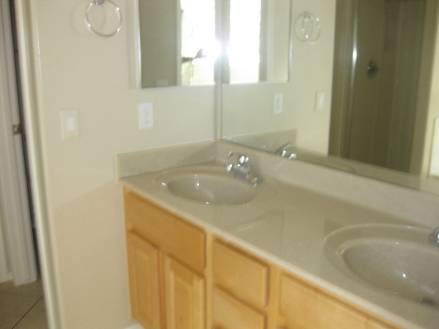 2427 West Carter Road Phoenix, AZ 85041 - Photo 8 of 11 12