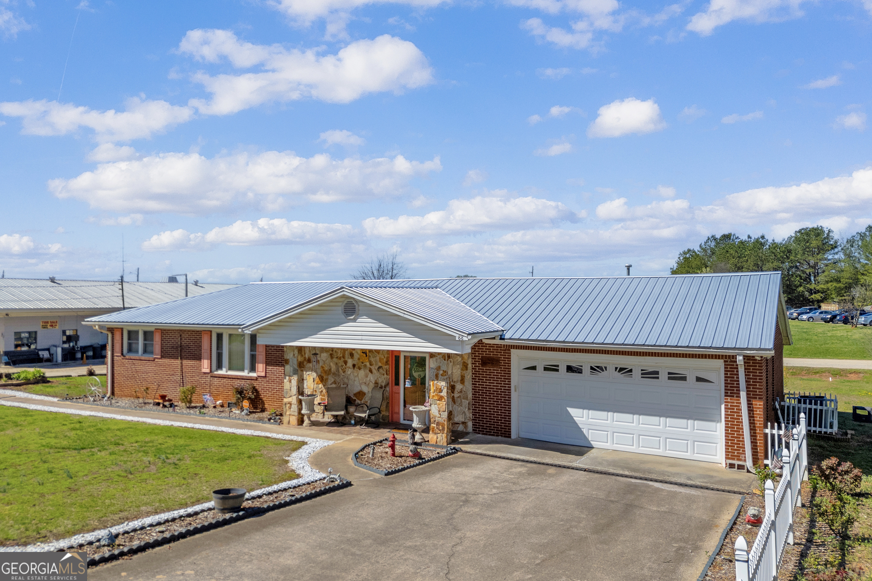 88 Maurice Way Lavonia, GA 30553 - Photo 1 of 65