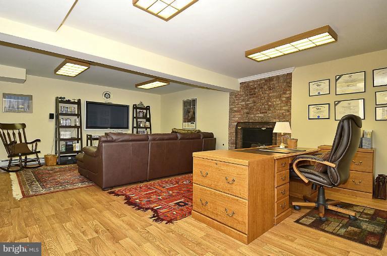 8018 Falstaff Road McLean, VA 22102 - Photo 1 of 26 Rec Room