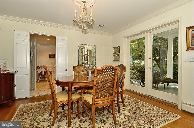 8018 Falstaff Road McLean, VA 22102 - Photo 17 of 26 Dining Room