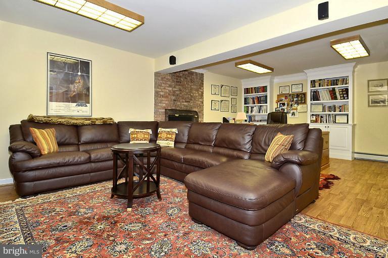 8018 Falstaff Road McLean, VA 22102 - Photo 3 of 26 Rec Room