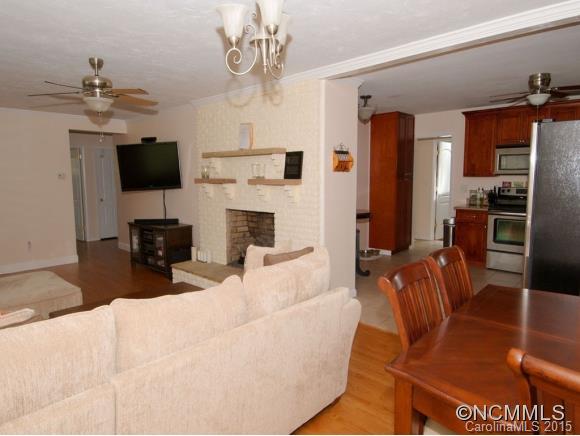 119 Willow Road Waynesville, NC 28786 - Photo 3 of 24