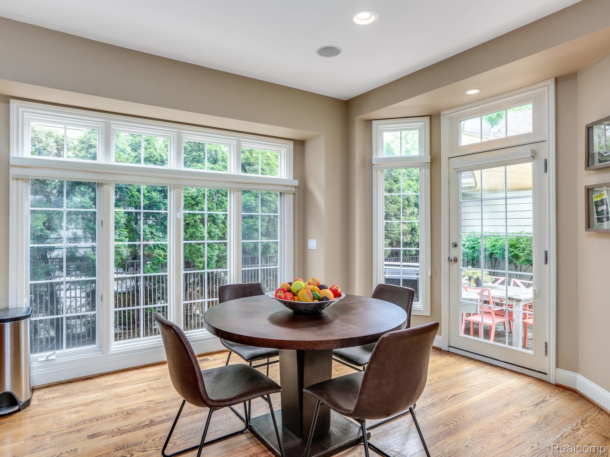 624 Ruffner Avenue Birmingham, MI 48009 - Photo 11 of 37 Informal dining area with door to patio
