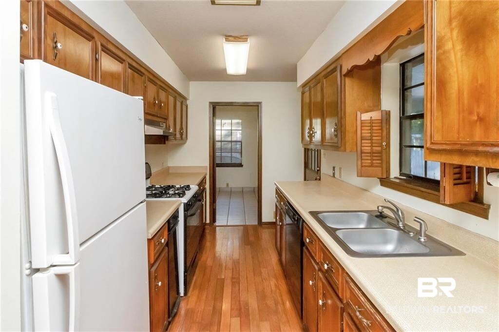 3359 Riverside Drive West Mobile, AL 36605 - Photo 4 of 15