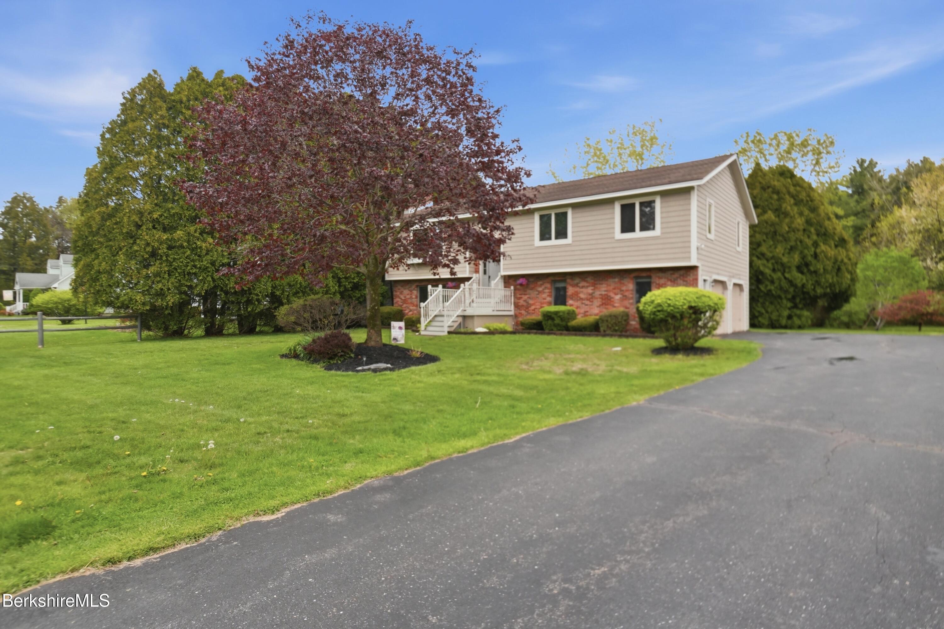 134 Oak Hill Road Pittsfield, MA 01201 - Photo 11 of 66 Driveway