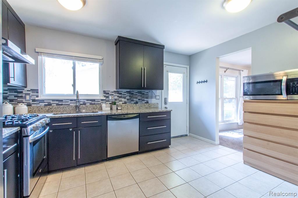 22582 Winfield Road Novi, MI 48375 - Photo 12 of 31