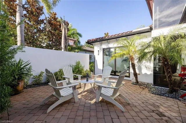a view of outdoor space yard deck and patio